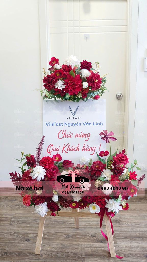 kệ hoa giao xe Vinfast