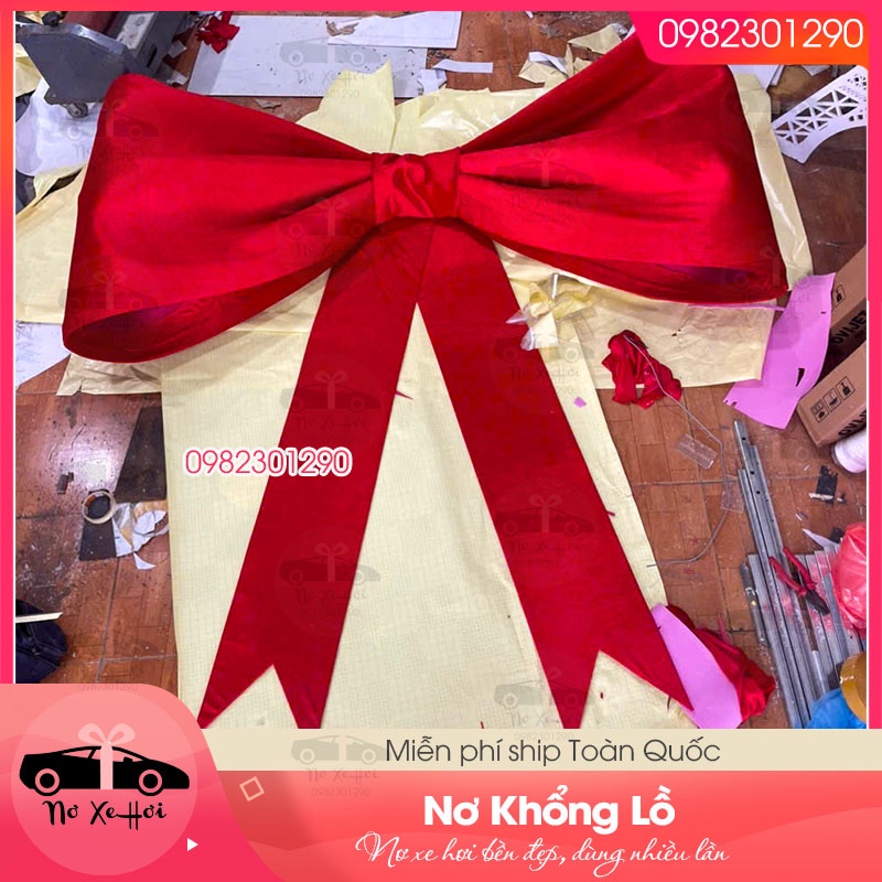 Nơ khổng lồ- Phụ kiện trang trí nổi bật cho Noel