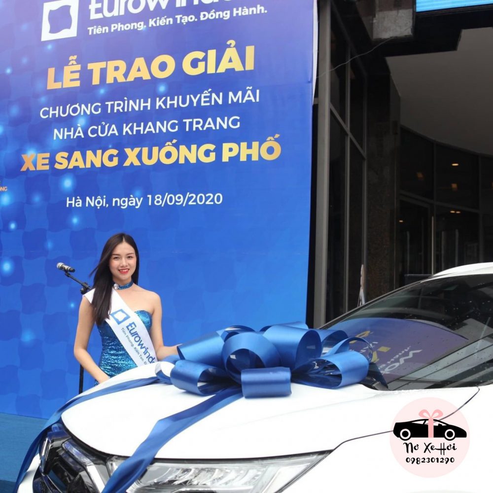 Nơ Xe Hơi trao giải xe sang